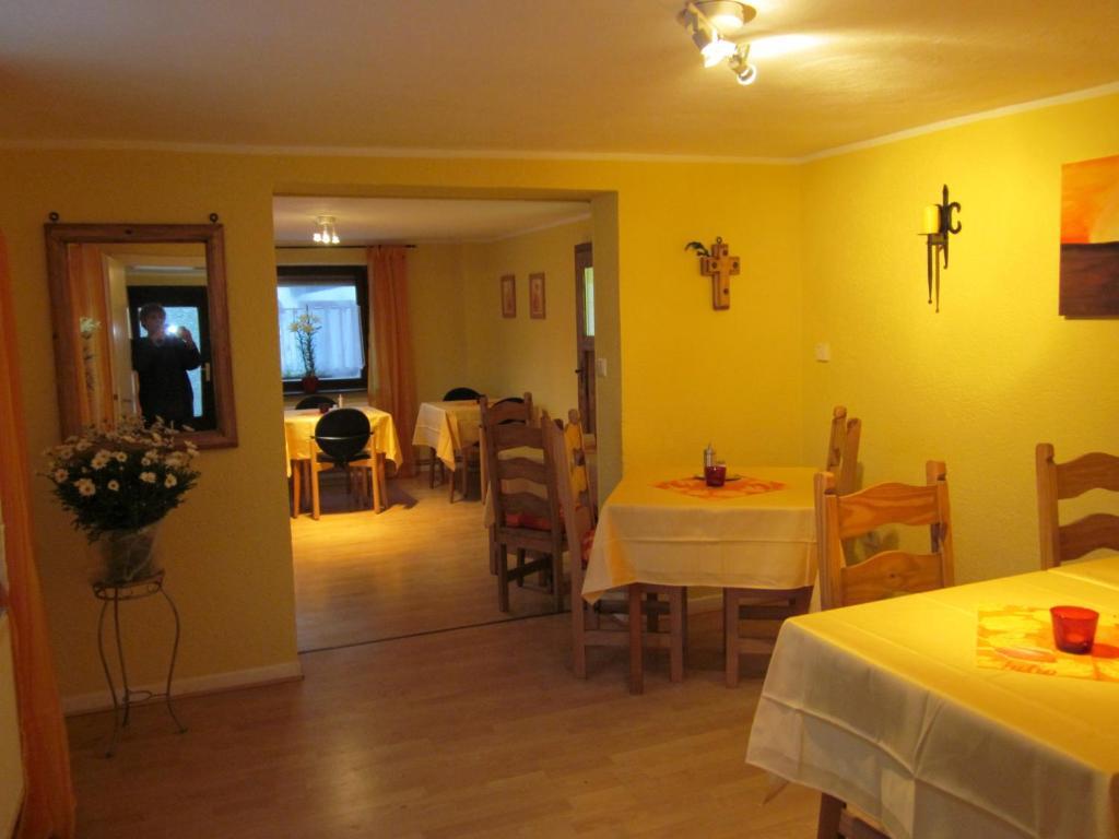 Hotel Gastehaus Am Fels Altenahr Zewnętrze zdjęcie